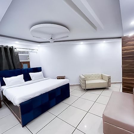 Hotel Js Garden - Near Jaypee Hospital نويدا المظهر الخارجي الصورة