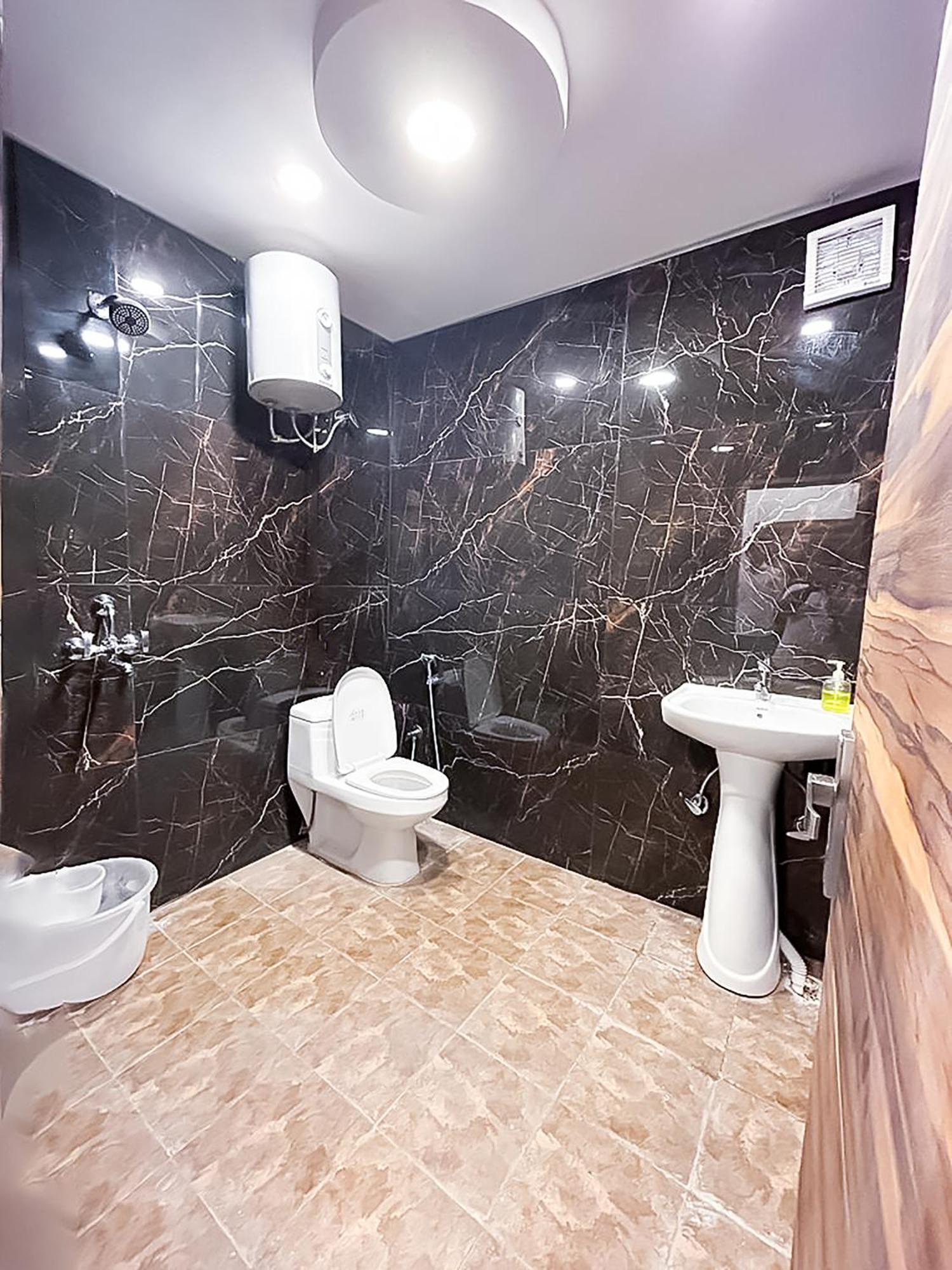 Hotel Js Garden - Near Jaypee Hospital نويدا المظهر الخارجي الصورة