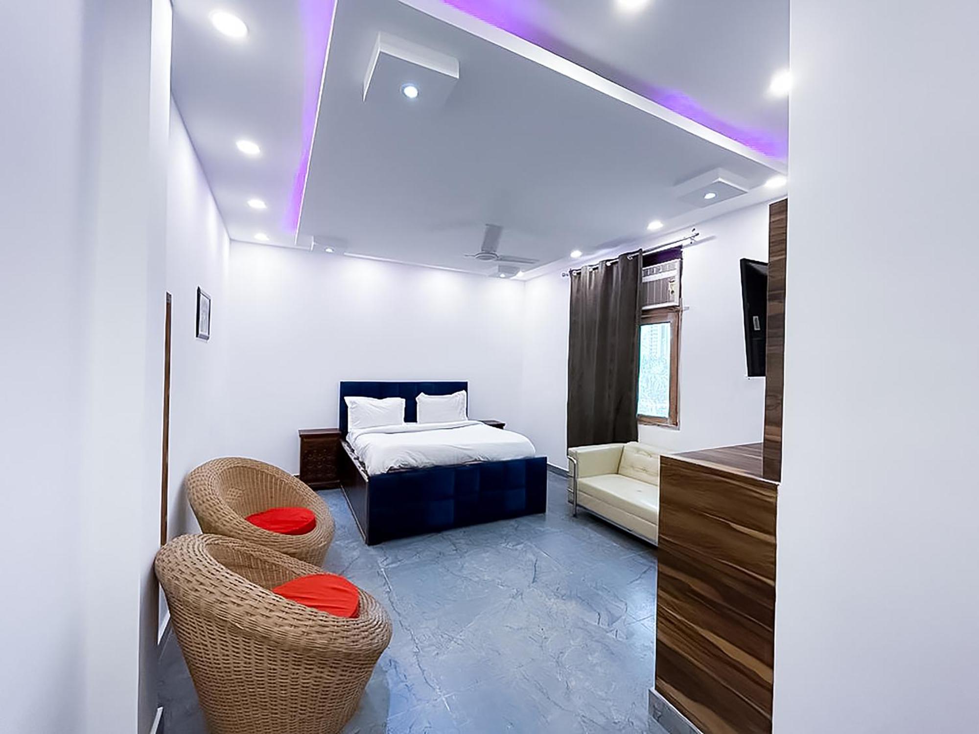 Hotel Js Garden - Near Jaypee Hospital نويدا المظهر الخارجي الصورة