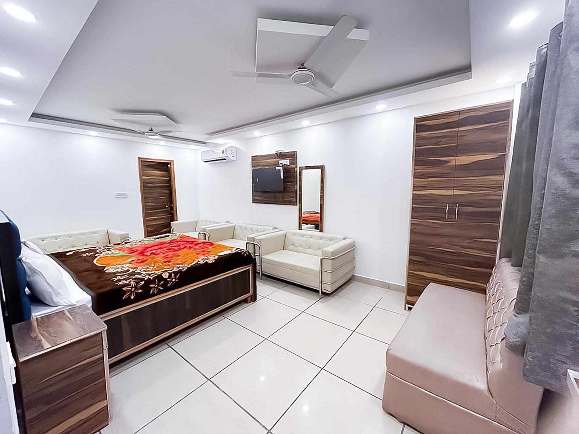 Hotel Js Garden - Near Jaypee Hospital نويدا المظهر الخارجي الصورة