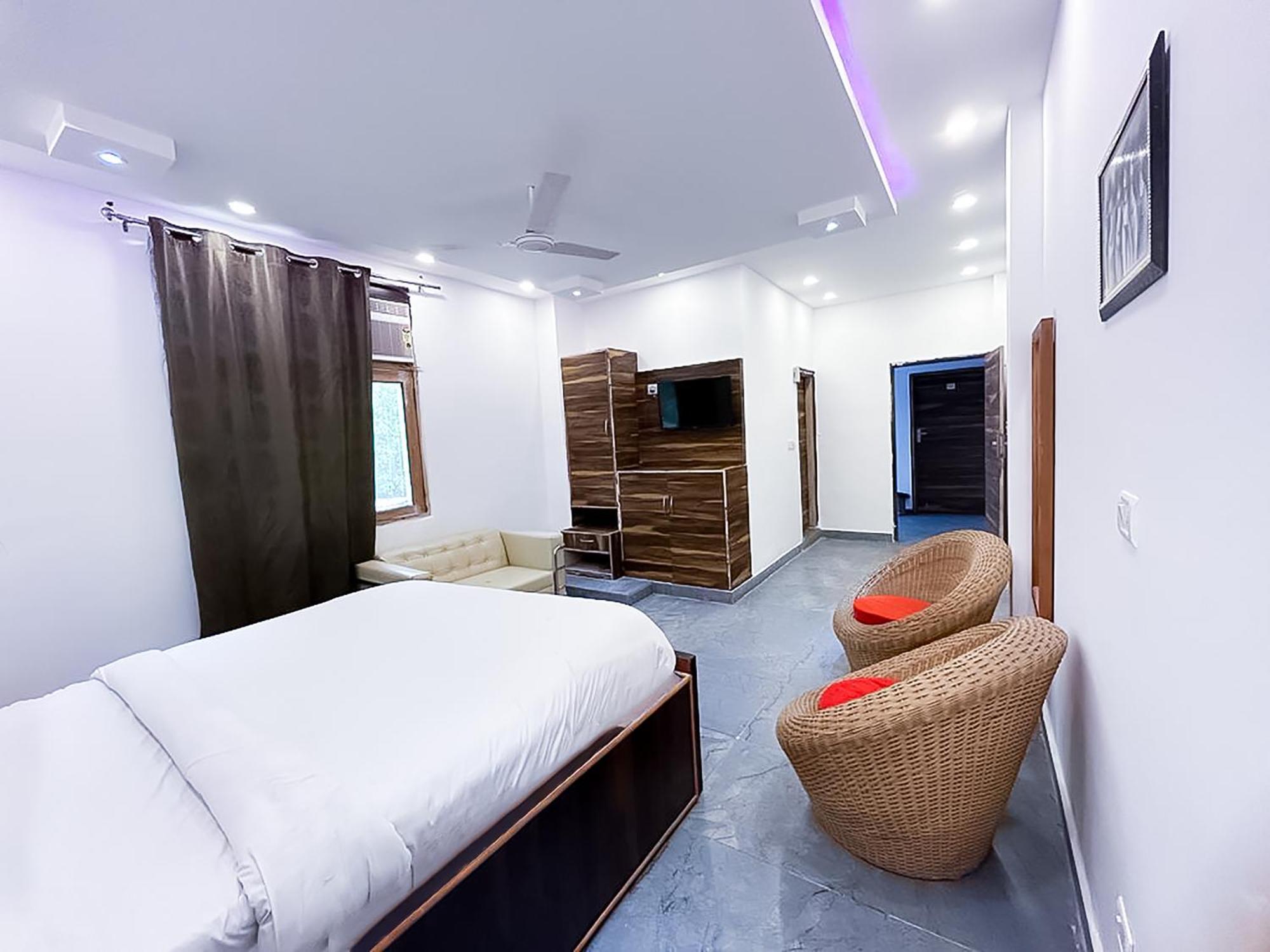 Hotel Js Garden - Near Jaypee Hospital نويدا المظهر الخارجي الصورة